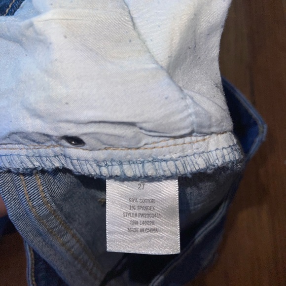 Harper destructed skinny jean with frayed hems size 27 color cool blue. - Picture 5 of 5